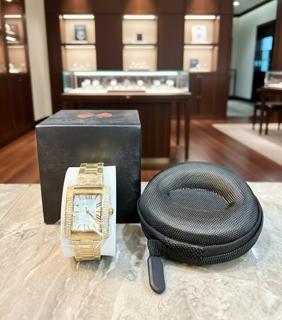 ساعة مايكل كورس إيمري ذهبية اللون - صغيرة مستطيلة