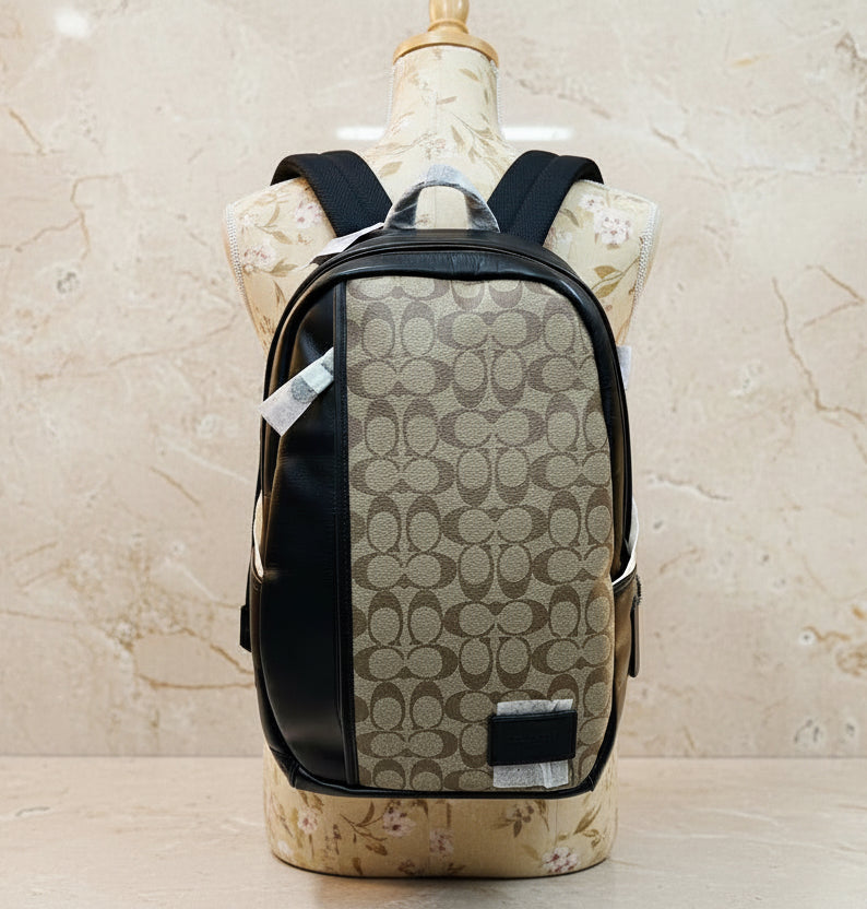 حقيبة ظهر كبيرة من كوتش