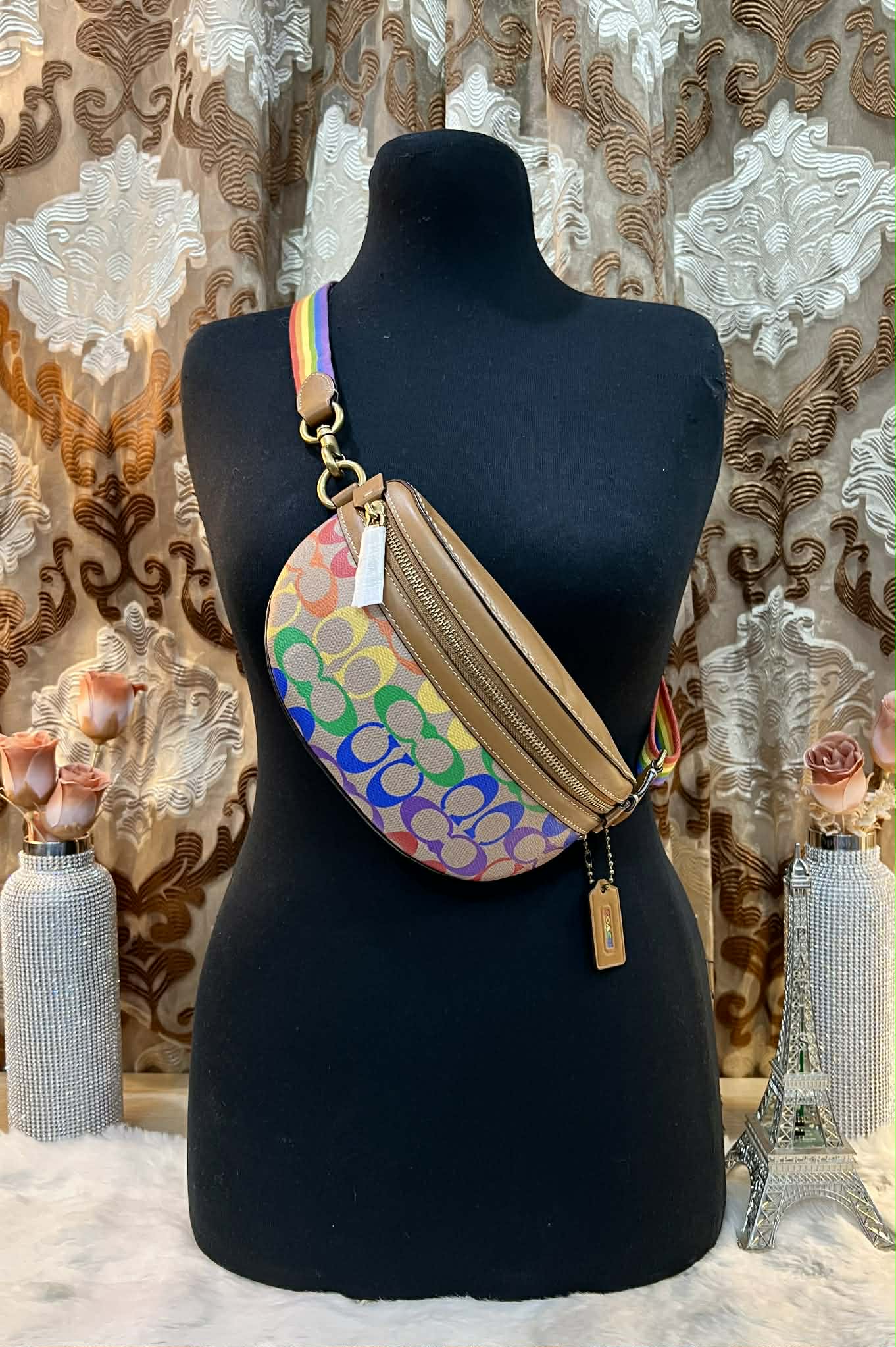 COACH BETHANY WAISTPACK/BELTBAG/BODYBAG - IN RAINBOW SIGNATURE - MISSING PRICE TAG