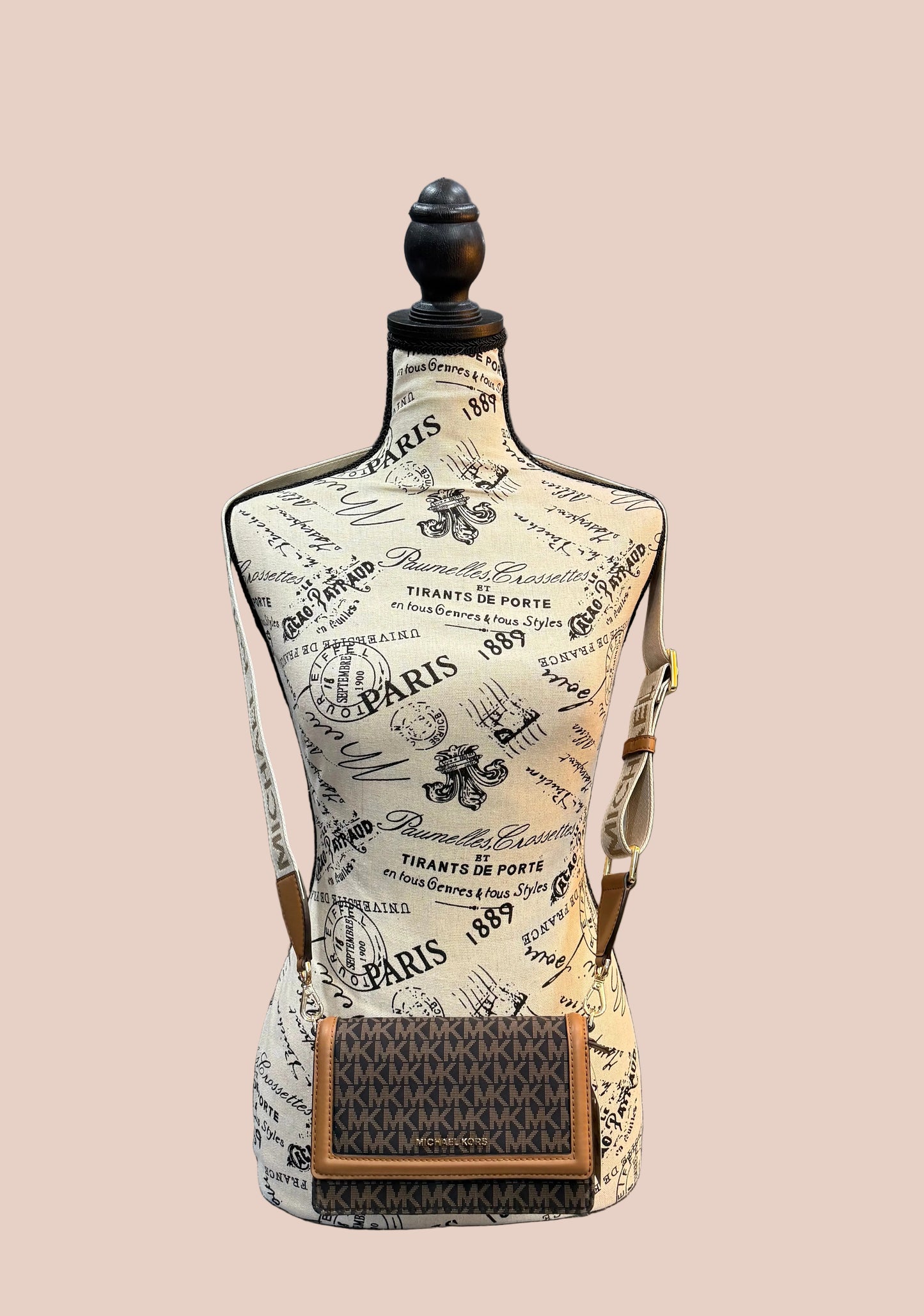MICHAEL KORS JET SET LOGO SMARTPHONE CROSSBODY BAG- BROWN ACORN - WOVEN