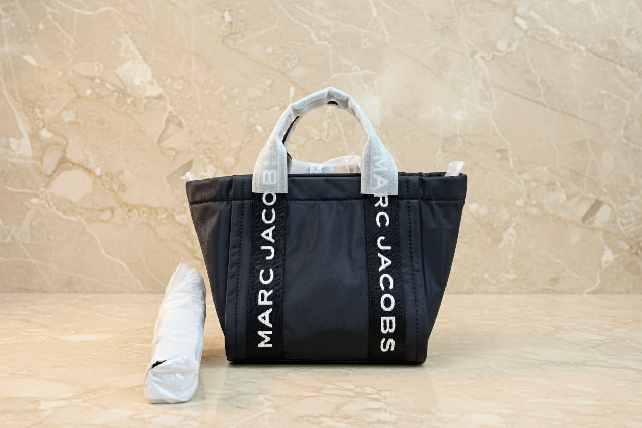 MARC JACOBS SMALL NYLON ZIP TOTE