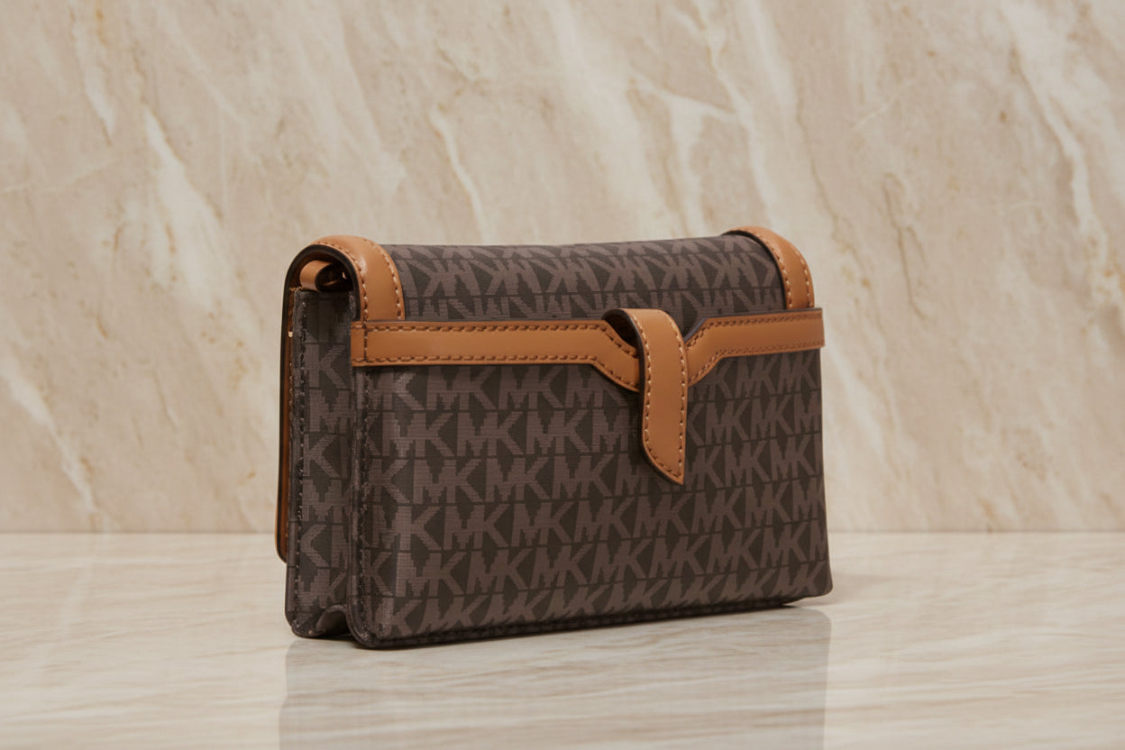 MICHAEL KORS JET SET LOGO SMARTPHONE CROSSBODY BAG- BROWN ACORN - WOVEN