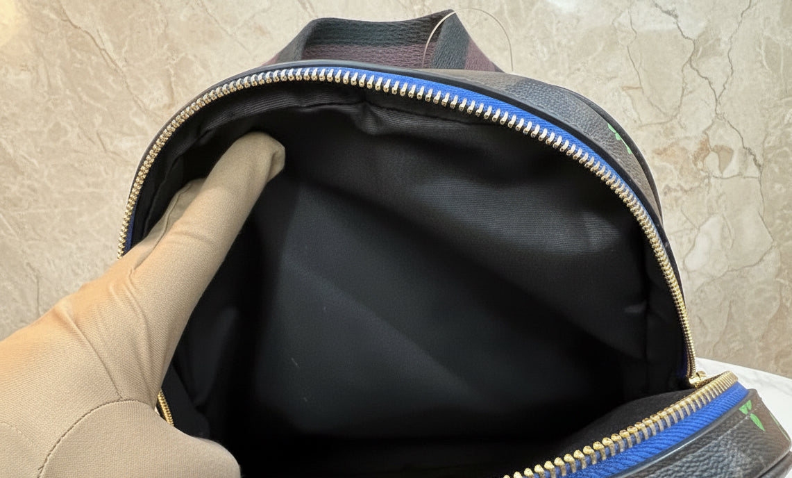 COACH COURT MEDIUM  BACKPACK IN SIGNATURE CANVAS WITH VINTAGE MINI ROSE PRINT