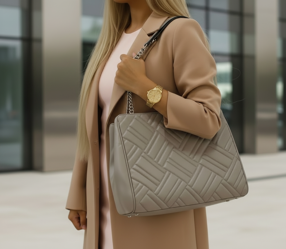MICHAEL KORS PEYTON QUILTED LARGE CHAIN LINK TOTE CONVERTIBLE - PEARL GRAY