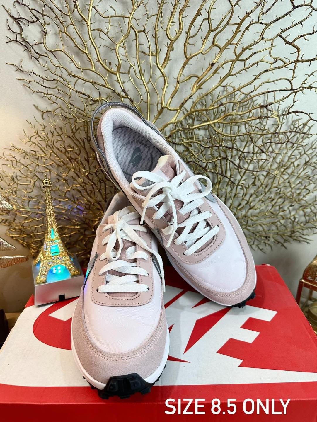 NIKE WAFFLE DEBUT WOMEN’S SHOES - SIZE: US 8.5/EURO 40/25.5CM