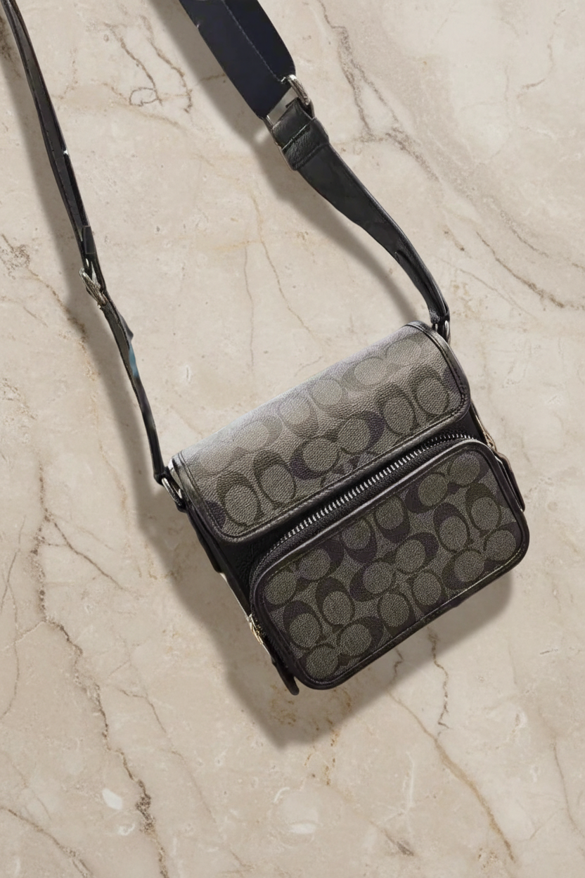COACH SULLIVAN FLAP CROSSBODY - SIGNATURE CANVAS/CHARCOAL BLACK
