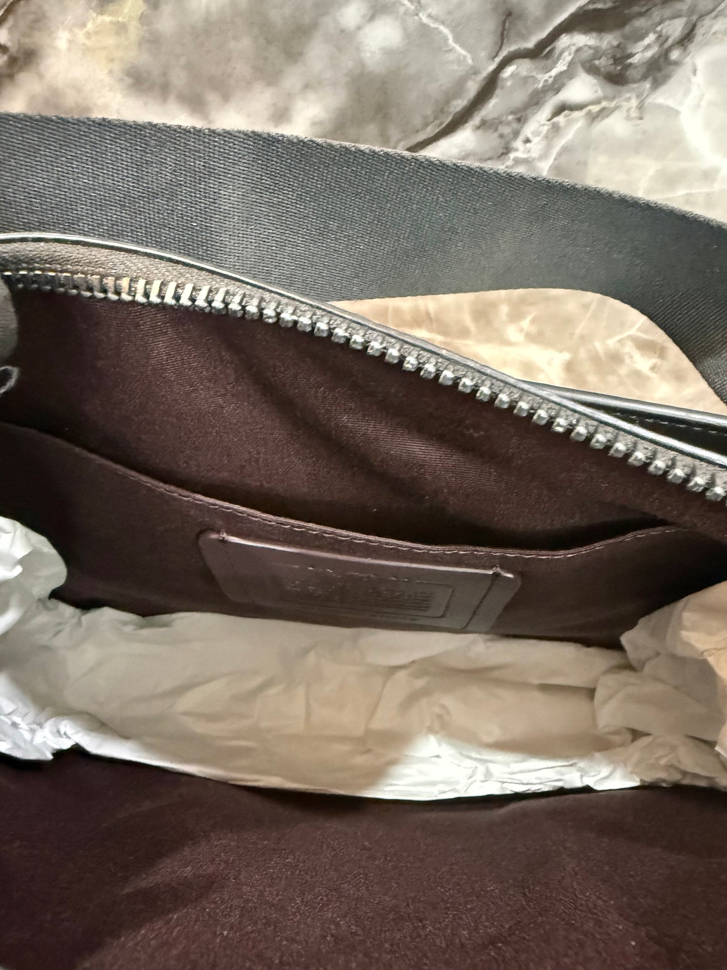 COACH DISCTRICT CROSSBODY BAG IN SIGNATURE CANVAS - MAHOGANY COLOR