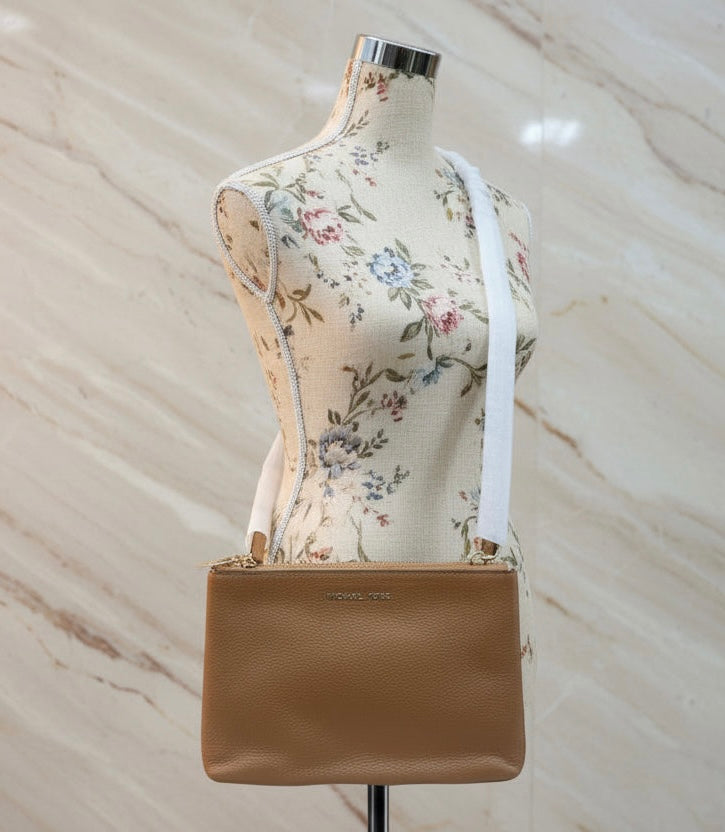 MICHAEL KORS DOUBLE ZIP GUSSET CROSSBODY - MONOBROWN/BROWN