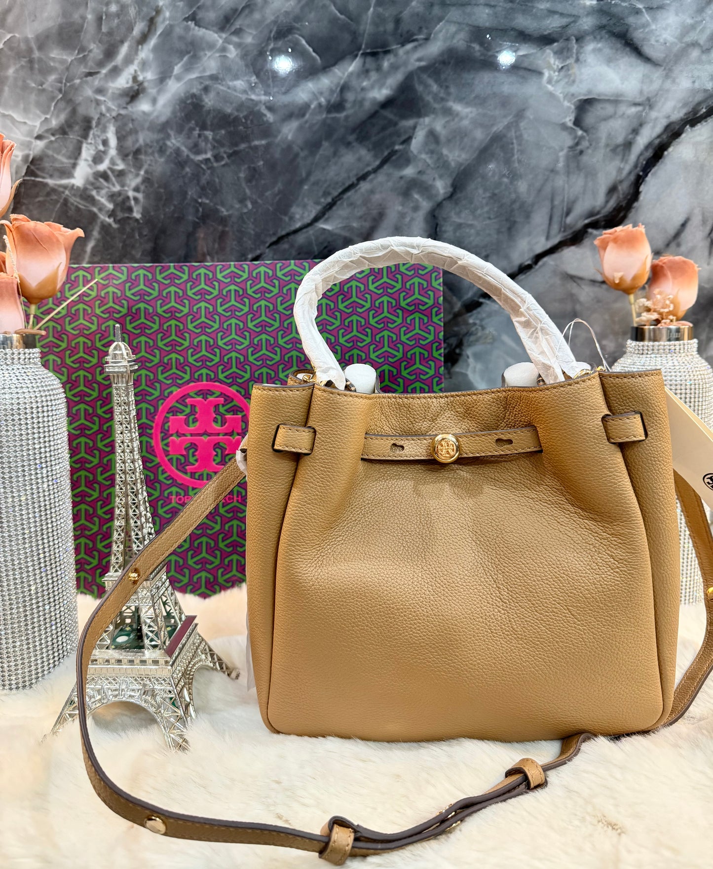 SALE!!! WITH CREASE IN FRONT DUE TO CARGO HANDLING - TORY BURCH SMALL ROMY BUCKET - BROWN