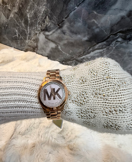 ساعة مايكل كورس ميني سليم رانوي - لون ذهبي وردي - بشعار MK وتصميم مرصع بالكريستال - علبة ساعة مجانية 
