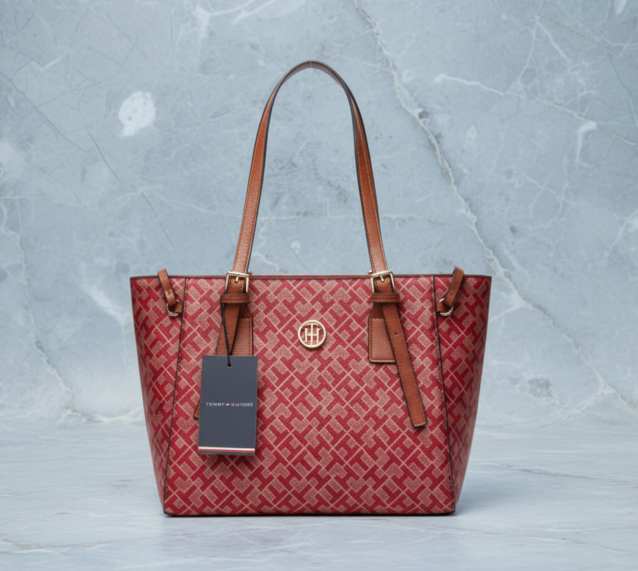 حقيبة تومي هيلفيغر