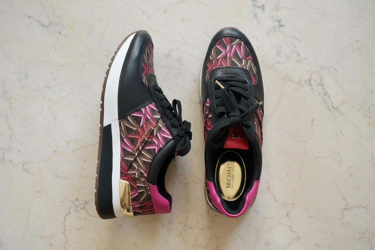 MICHAEL KORS TRAINER SHOES SIZE 5.5 CAN FIT TO SIZE 5