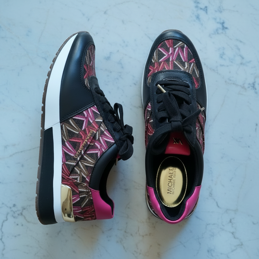 MICHAEL KORS TRAINER SHOES SIZE 5.5 CAN FIT TO SIZE 5
