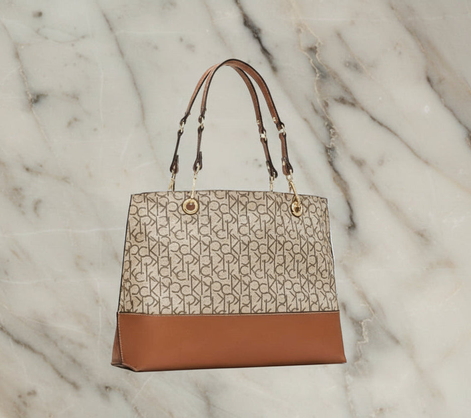 CALVIN KLEIN TOTE IN SIGNATURE LOGO BEIGE/BROWN- XL OPEN WITH LARGE ZIP POUCH & LONG STRAP