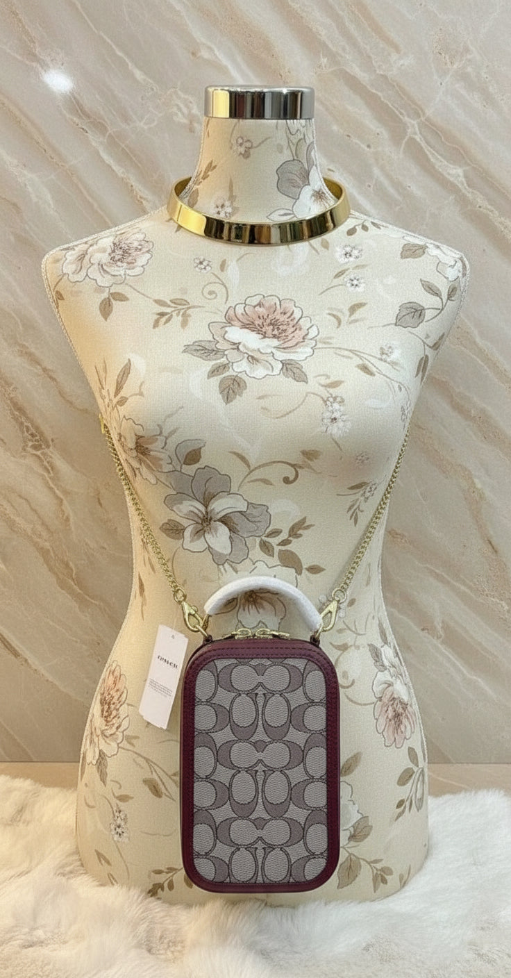 حقيبة كروسبودي للهاتف من كوتش آلي مصنوعة من قماش الجاكار المميز - خشب البلوط والقيقب (متوفرة في متجر بوتيك فرنسي)