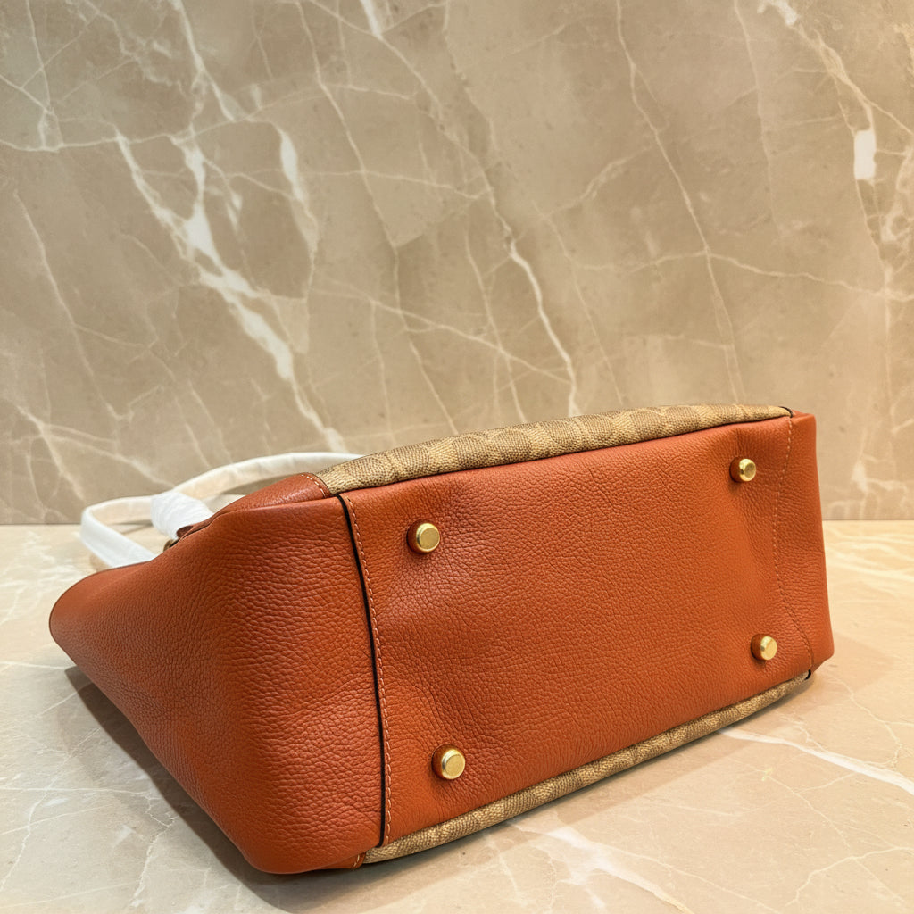 COACH ALANA ZIP TOTE IN SIGNATURE CANVAS - TAN RUST