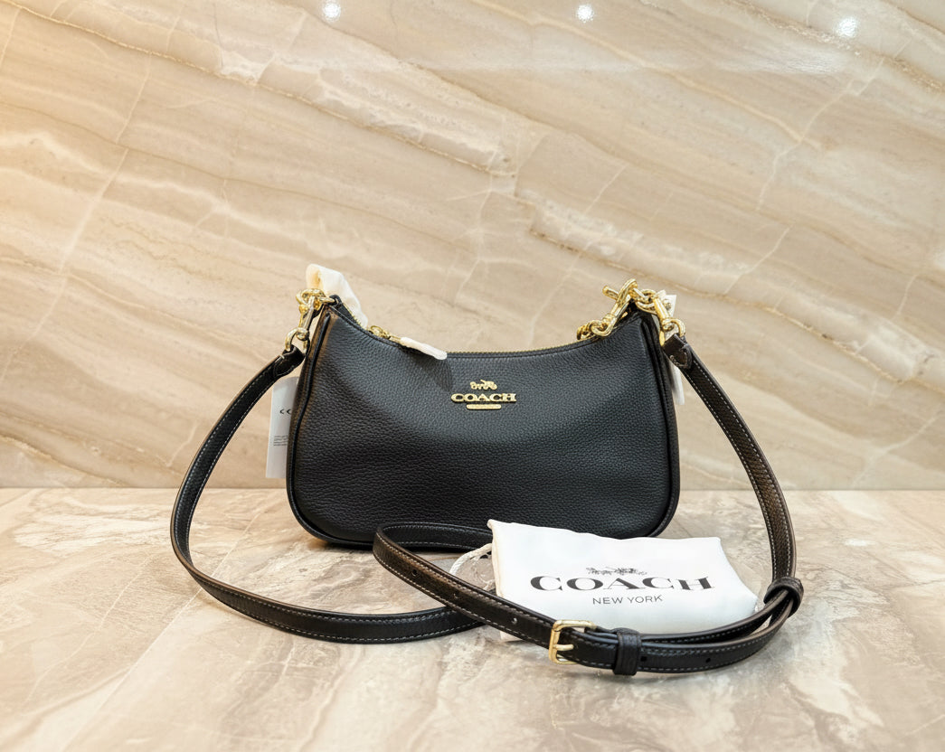 حقيبة كتف/حقيبة كروس بودي من كوتش تيري - أسود