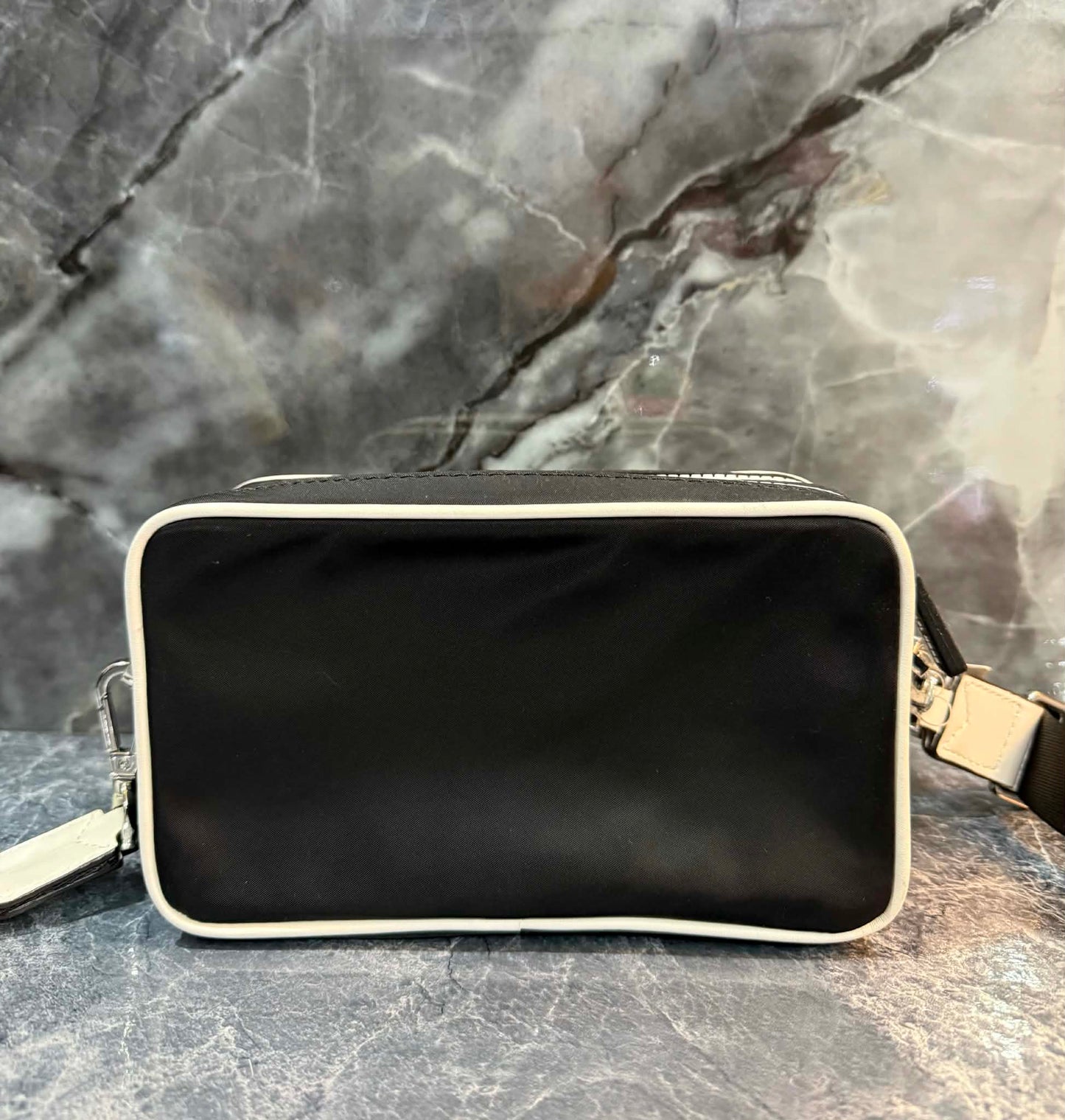 MICHAEL KORS NWT KENLY CAMERA BAG DOUBLE ZIP - NYLON