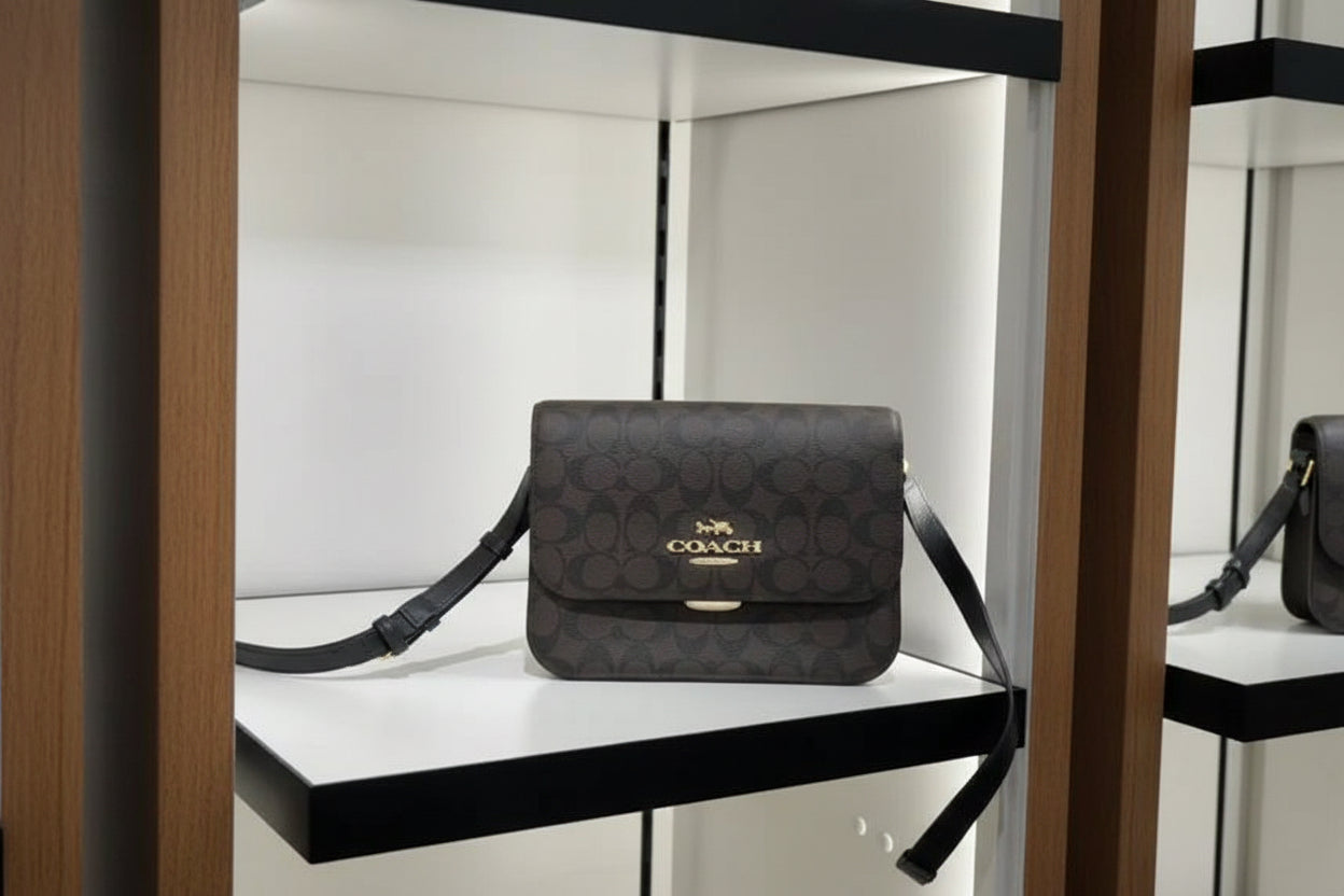 COACH BRYNN FLAP IN SIGNATURE CANVAS BROWN BLACK