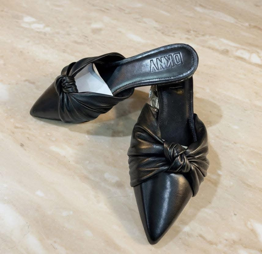 DKNY FLAT SHOES - BLACK