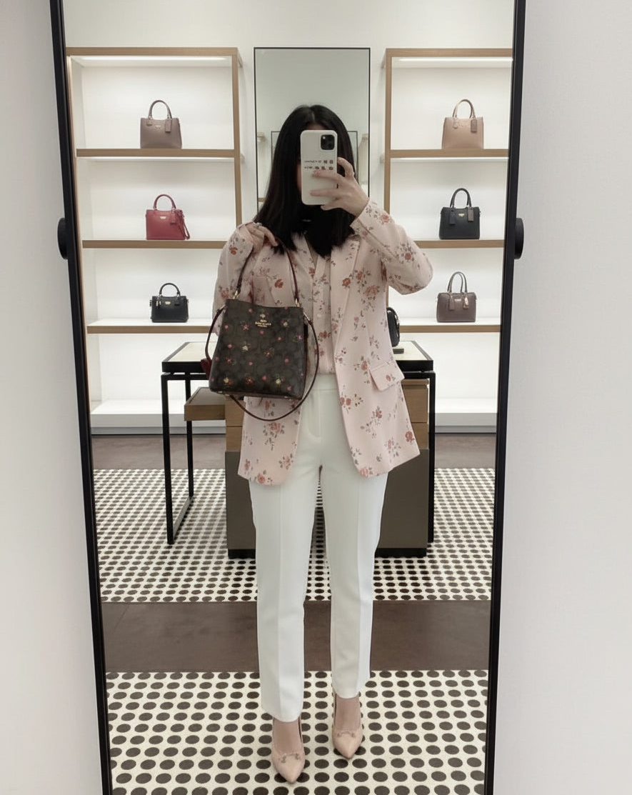 COACH SMALL TOWN BUCKET IN SIGNATURE CANVAS WITH HEART PETAL PRINT