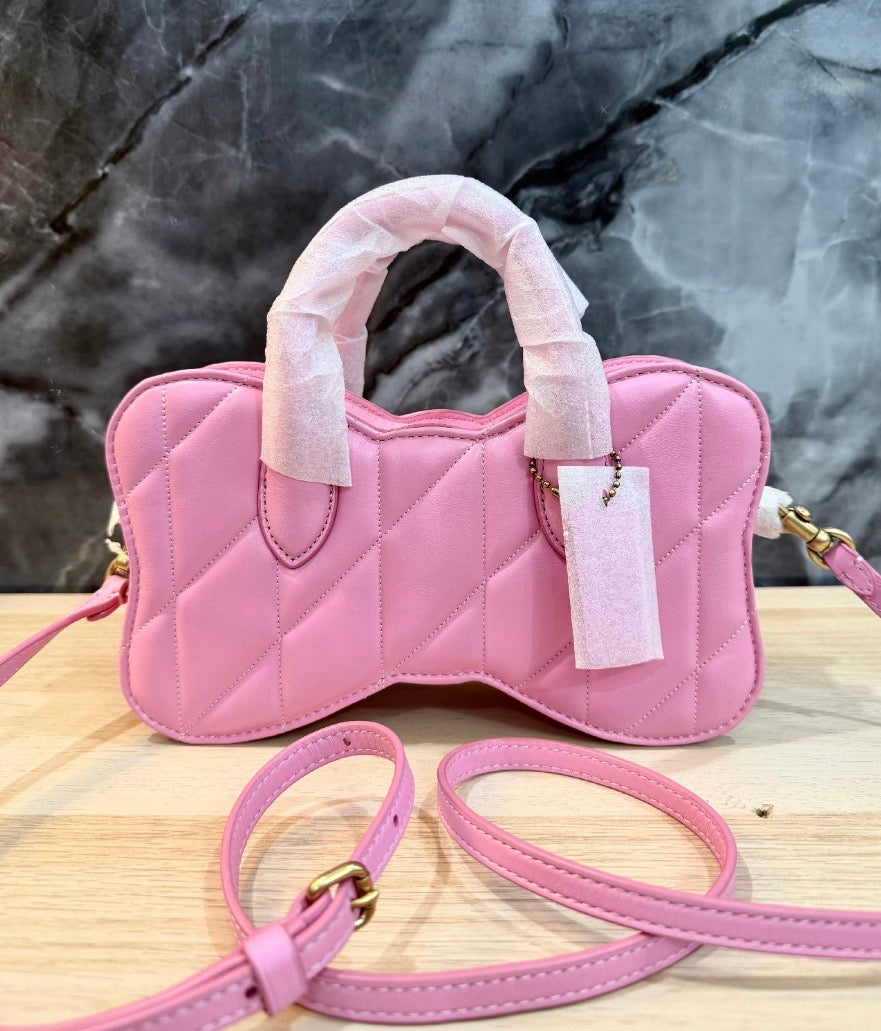 حقيبة كتف من قماش كوتش مزينة بتطريز