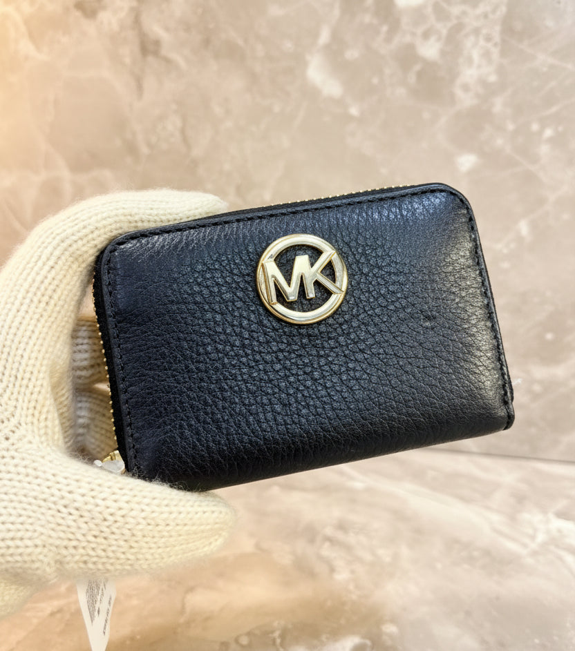 MICHAEL KORS FULTON LEATHER ZIP AROUND COIN PURSE - BLACK