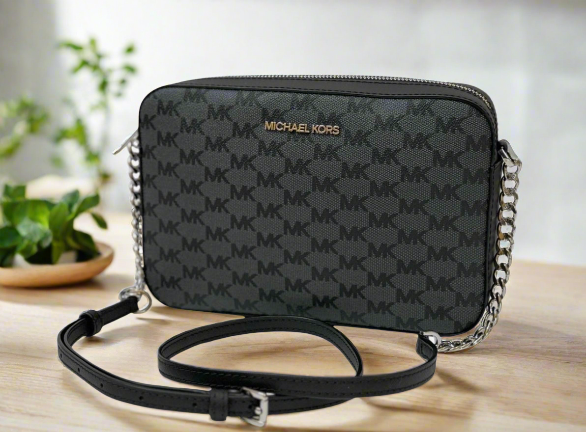 MICHAEL KORS EW JET SET CAMERA BAG MINOGRAM BLACK-GREY - PVC LEATHER ( BOUTIQUE STORE )