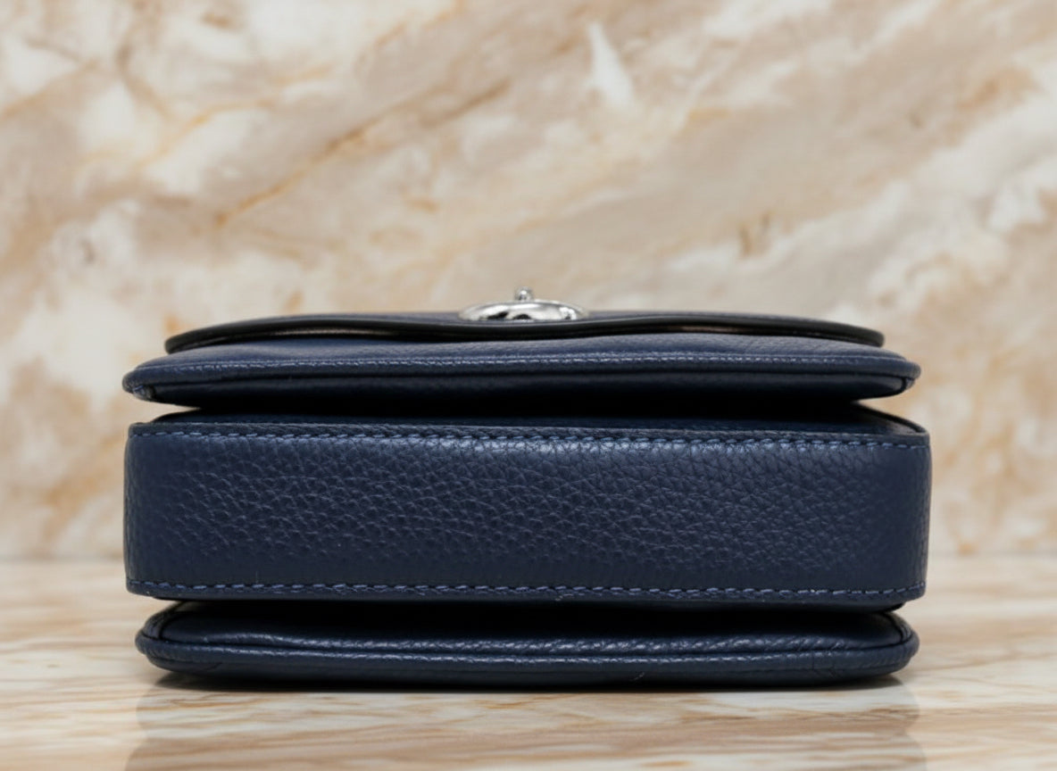 حقيبة كروس بودي من كوتش كاسي 17