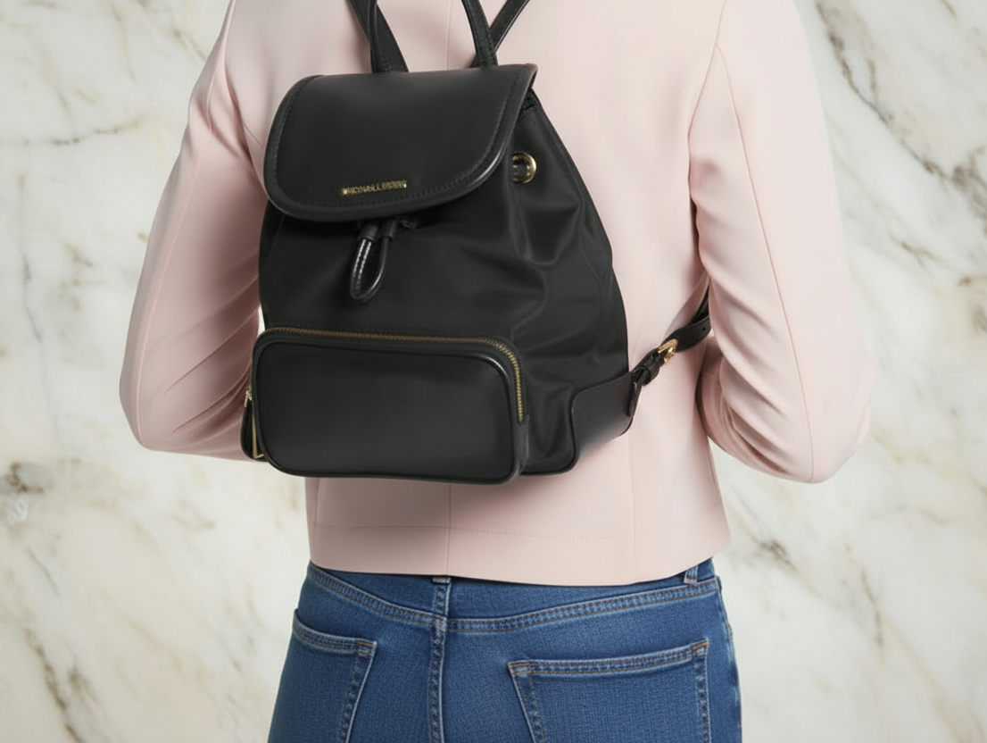 حقيبة ظهر صغيرة من مايكل كورس، مصنوعة من النايلون - أسود