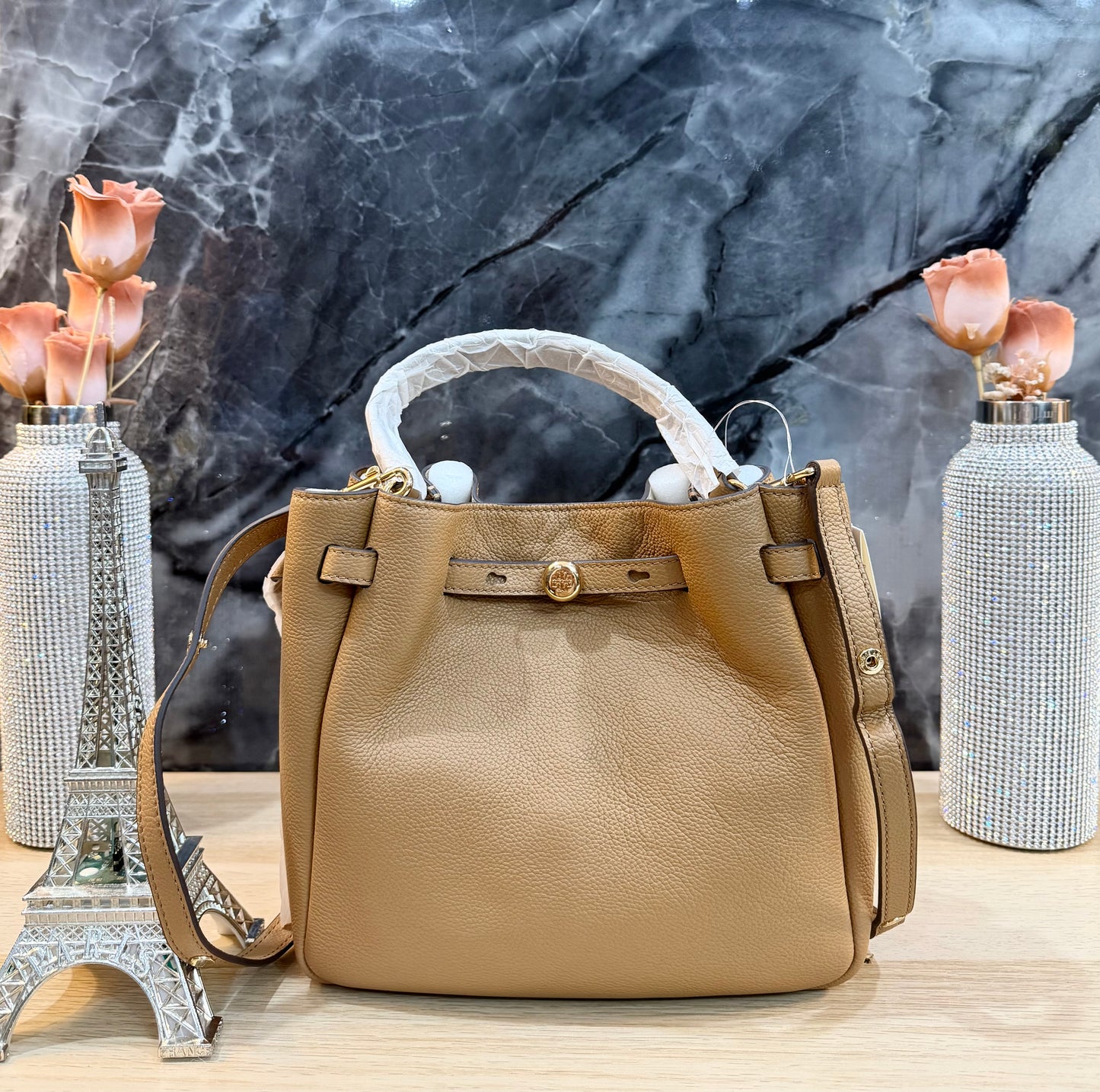 SALE!!! WITH CREASE IN FRONT DUE TO CARGO HANDLING - TORY BURCH SMALL ROMY BUCKET - BROWN