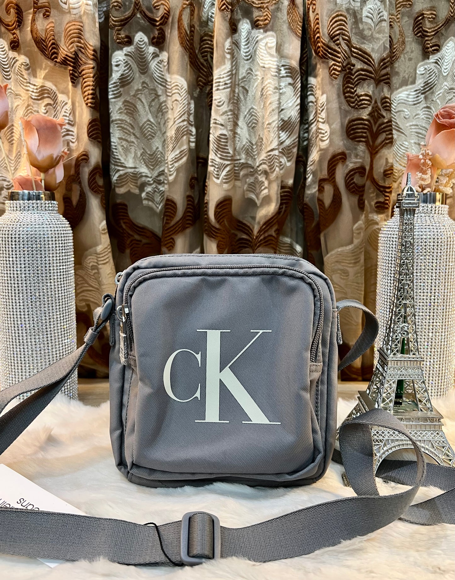 CALVIN KLEIN SPORT ESSENTIAL CAMERA BAG 17 - GRAY