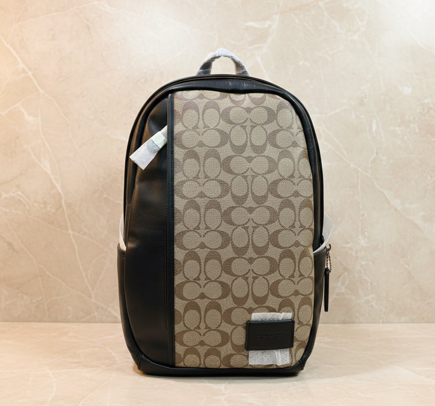 حقيبة ظهر كبيرة من كوتش