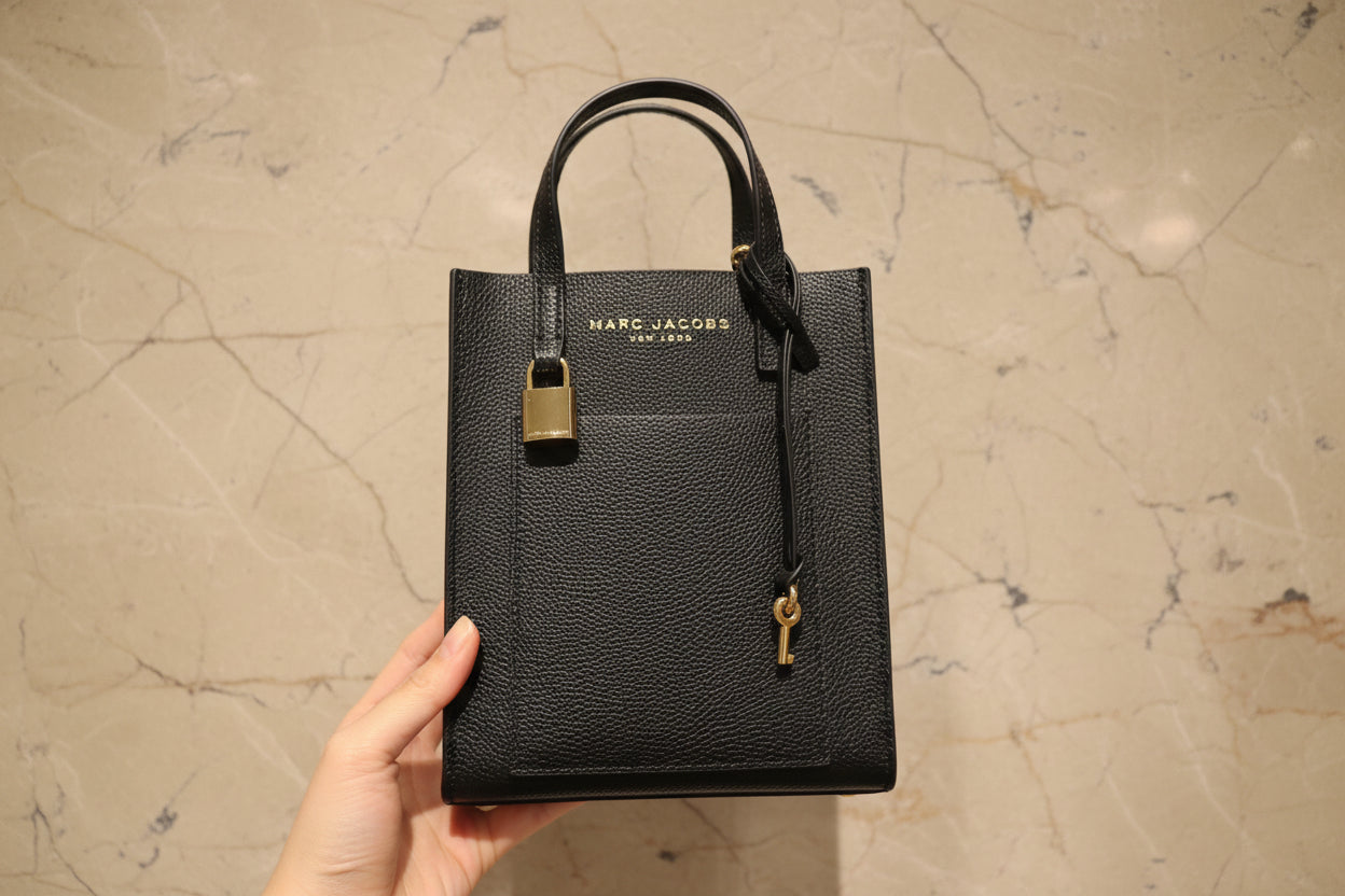 حقيبة مارك جاكوبس الصغيرة