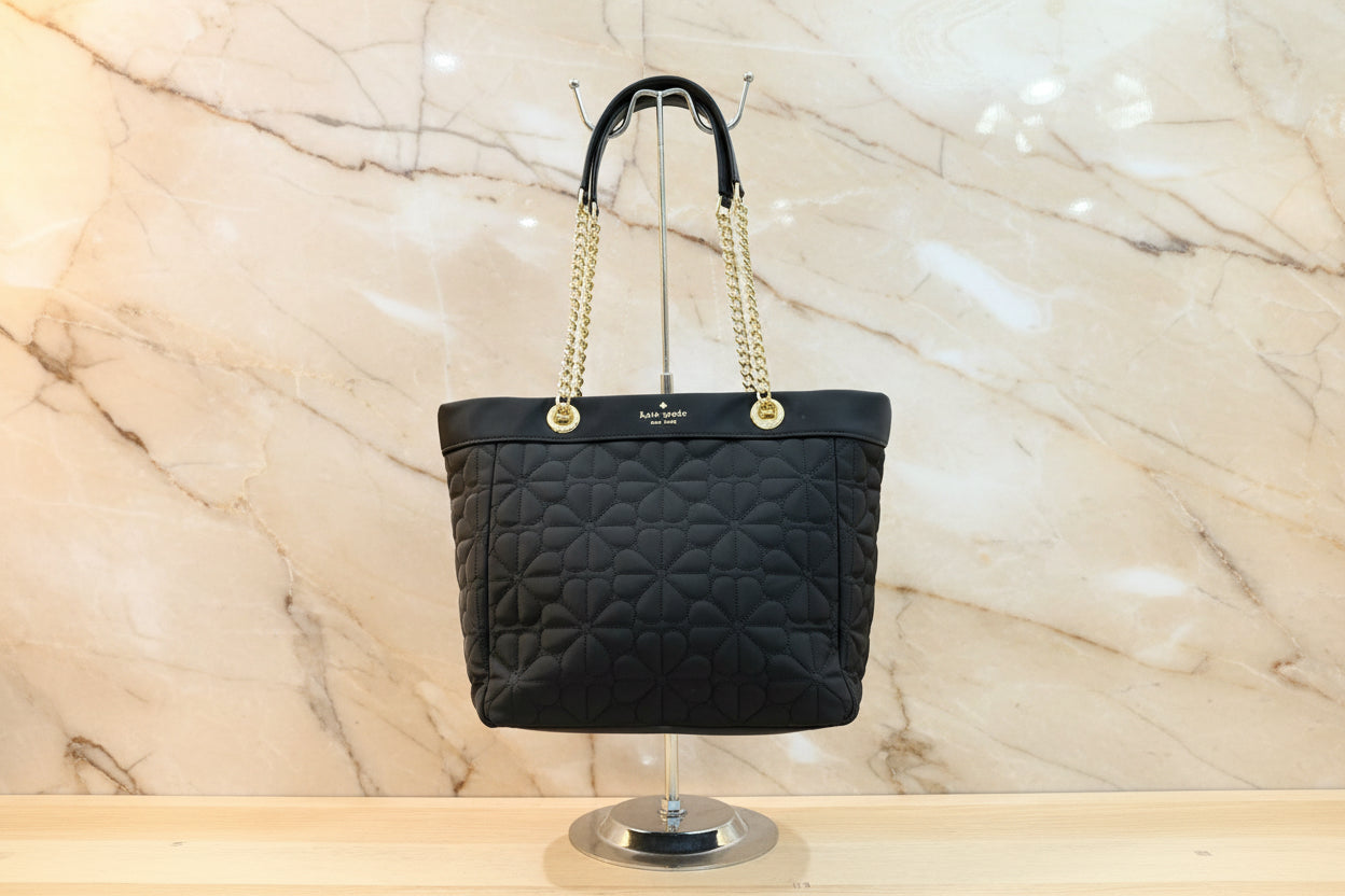 حقيبة كيت سبيد المبطنة والمزينة بالزهور - متوسطة الحجم - سوداء