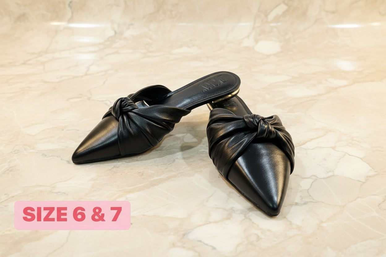 DKNY FLAT SHOES - BLACK