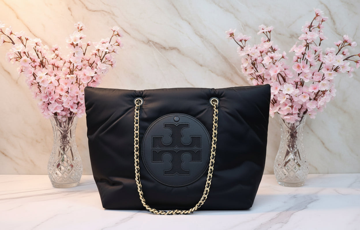 حقيبة تسوق توري بورش إيلا بوبي ذات سلسلة إغلاق مغناطيسية - أسود