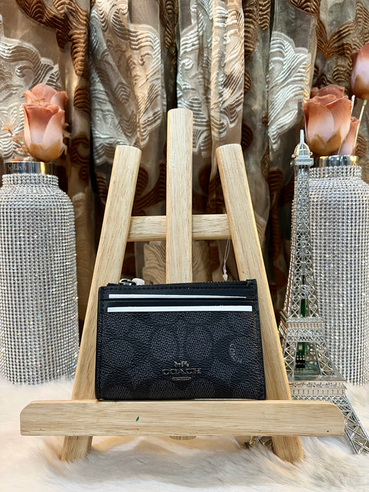 حافظة بطاقات رفيعة من كوتش مع حلقة مفاتيح