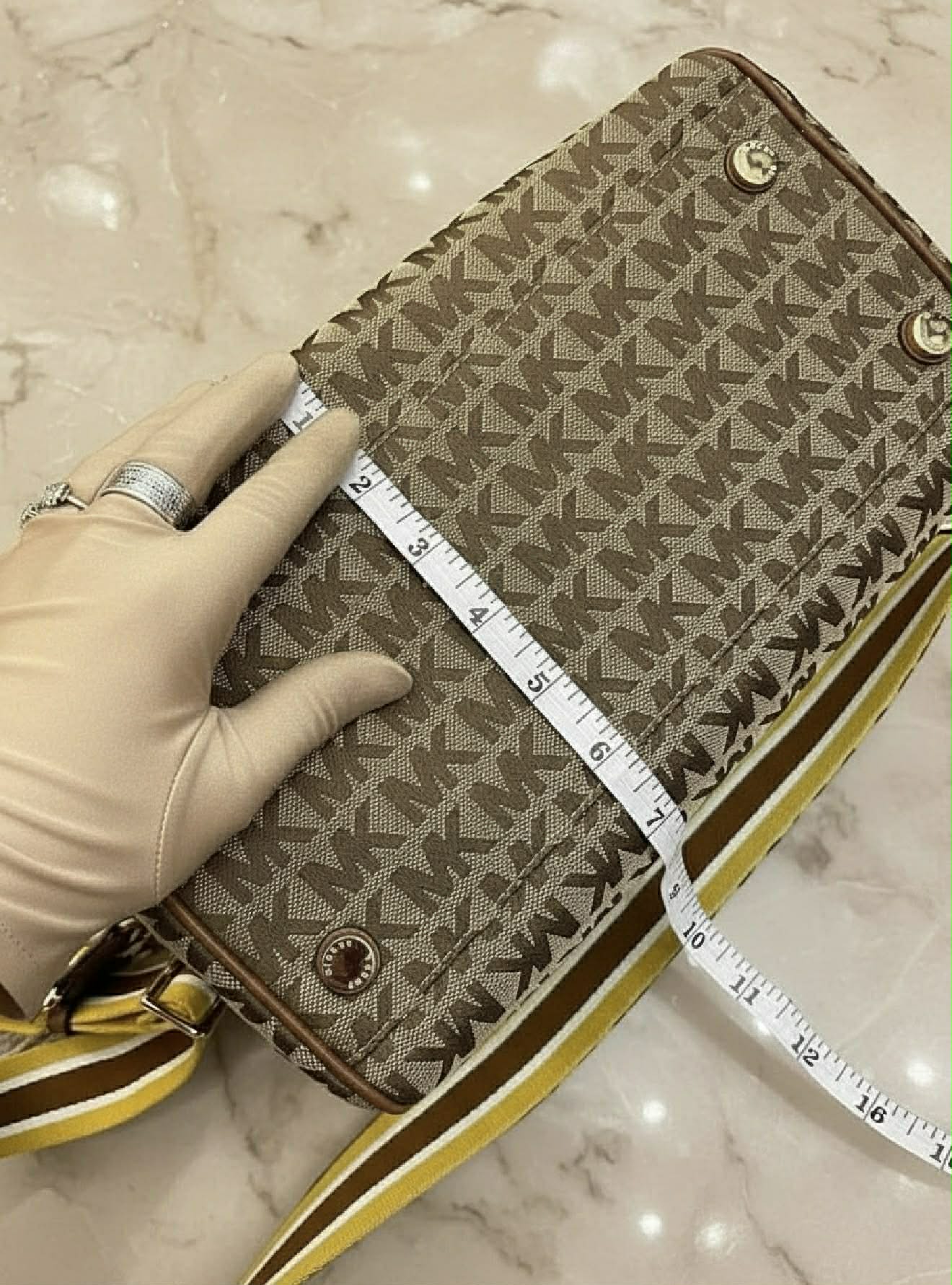BUNDLE ‼️ MICHAEL KORS BEDFORD DUFFLE LARGE IN SIGNATURE JACQUARD & MEDIUM BIFOLD CORNER ZIP WALLETS