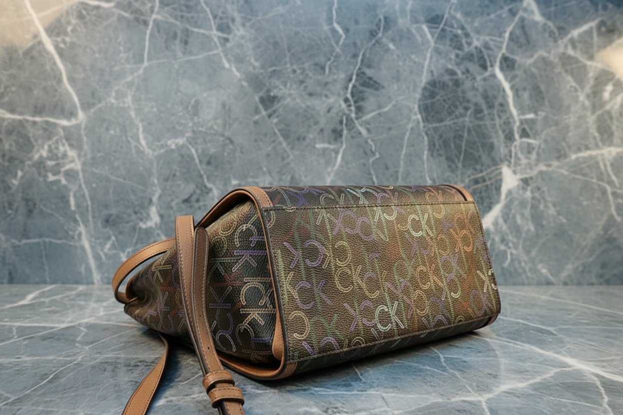 CALVIN KLEIN BUNDLE BAG & LONG WALLET JANAE SATCHEL CROSSBODY BAG IN SIGNATURE BROWN