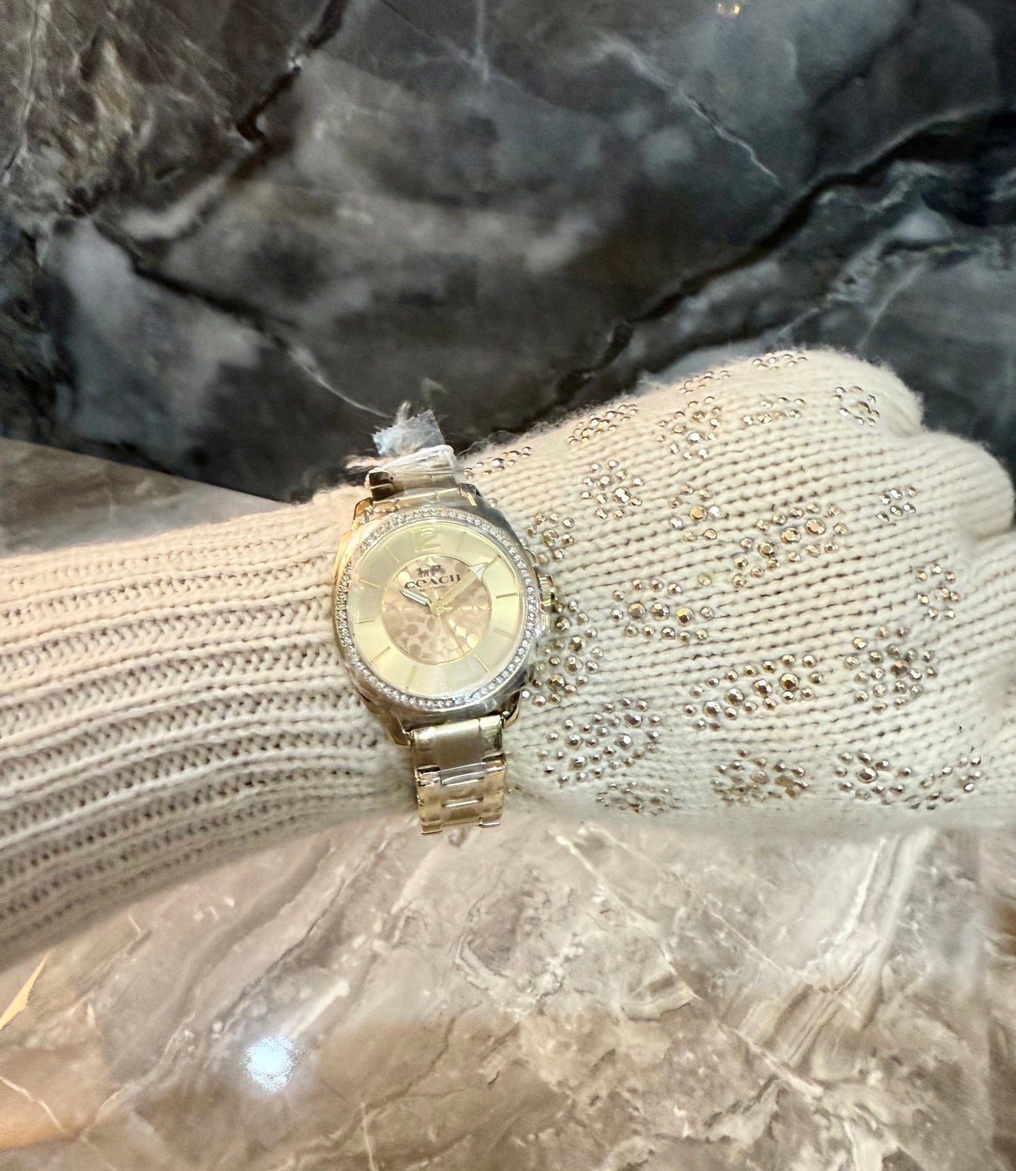 ساعة كوتش بوي فريند ذهبية من الفولاذ المقاوم للصدأ