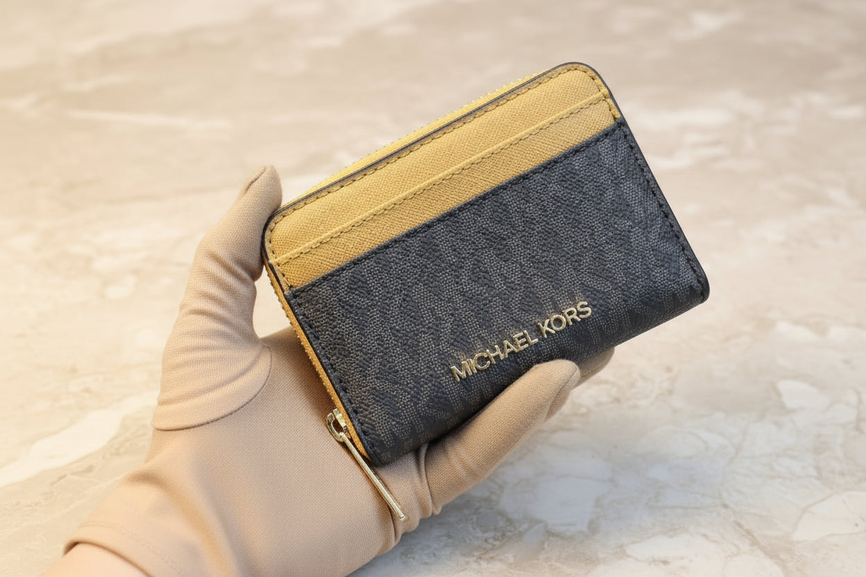 MICHAEL KORS SMALL COIN PURSE - SIGNATURE BRIWN/MUSTARD YELLOW