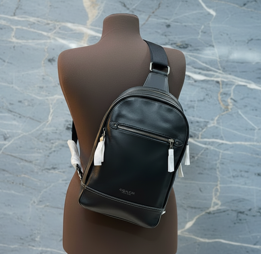 COACH GRAHAM SLINGPACK - BLACK LEATHER