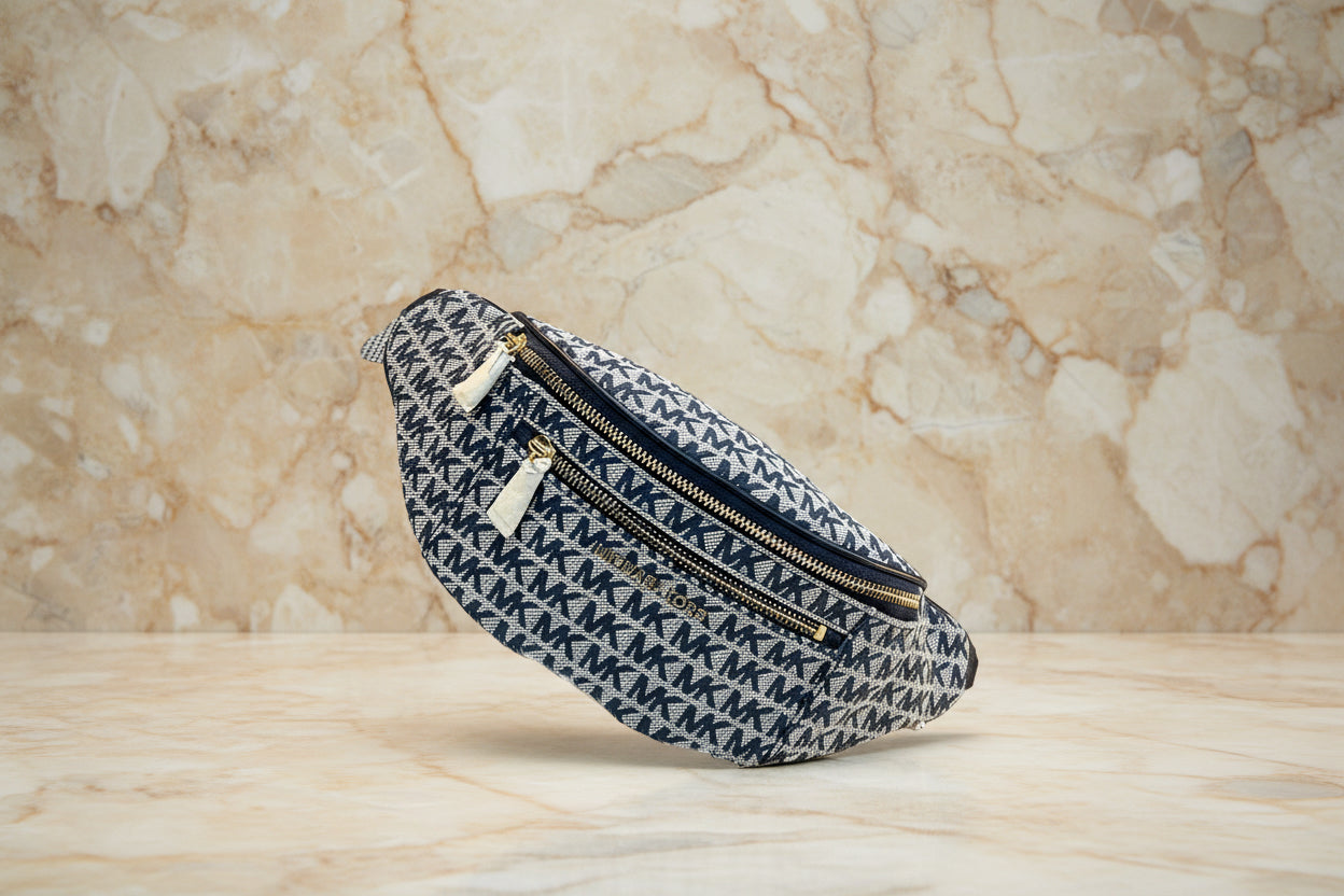 MICHAEL KORS MOTT JACQUARD SIGNATURE WAISTPACK/BELTBAG - NAVY BLUE