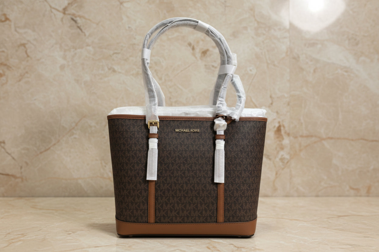 MICHAEL KORS JET SET TRAVEL ZIP TOTE IN SIGNATURE LOGO BROWN - MEDIUM