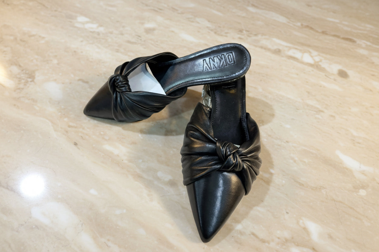 DKNY FLAT SHOES - BLACK