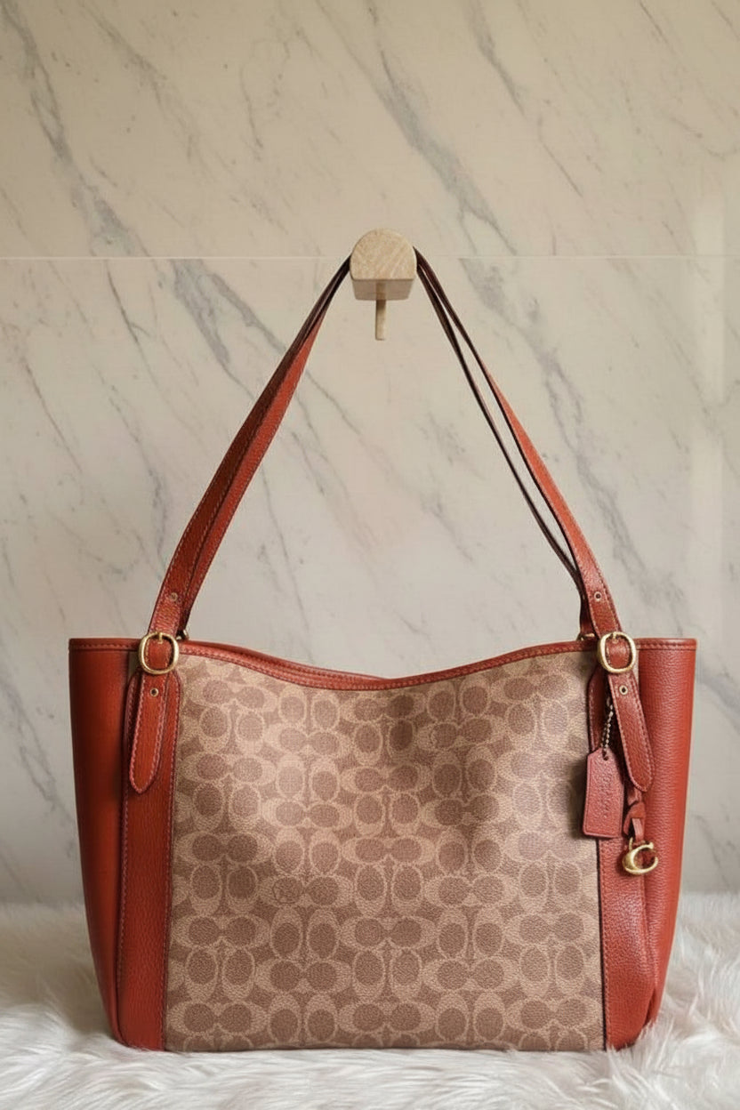 COACH ALANA ZIP TOTE IN SIGNATURE CANVAS - TAN RUST