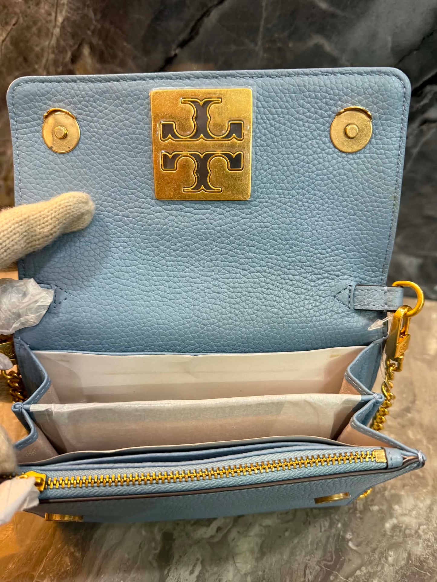 TORY BURCH BRITTEN CONVERTIBLE FLAP CLUTCH / CROSSBODY