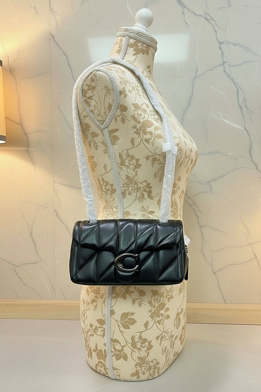 حقيبة كوتش مبطنة بنقشة تابي 20 - جلد نابا - أسود