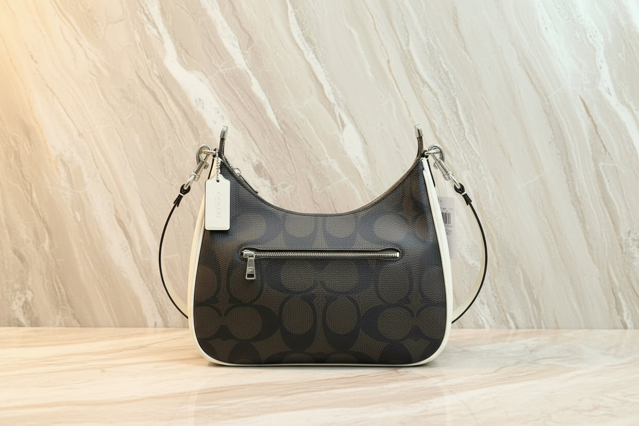 حقيبة كتف/حقيبة كروس بودي من كوتش سكريبت تيري هوبو - متوسطة الحجم